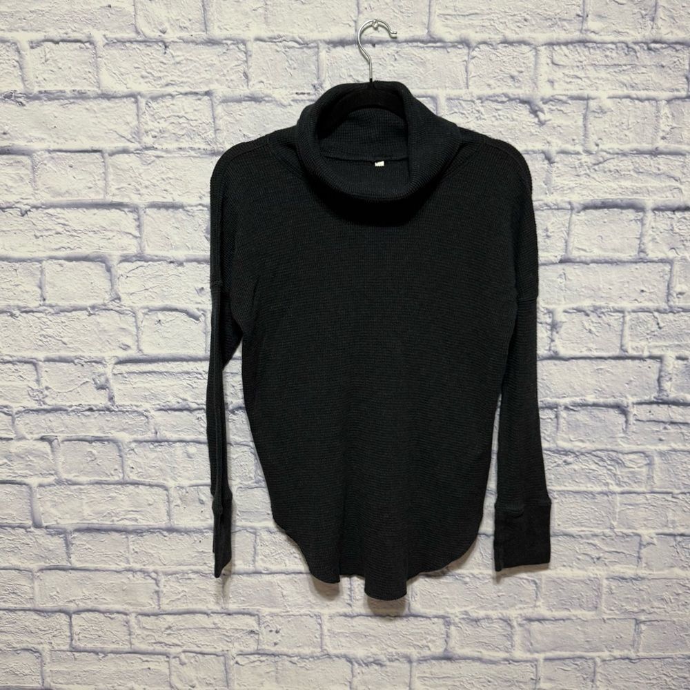 Aritzia the group Babaton waffle knit thermal shirt rounded hem